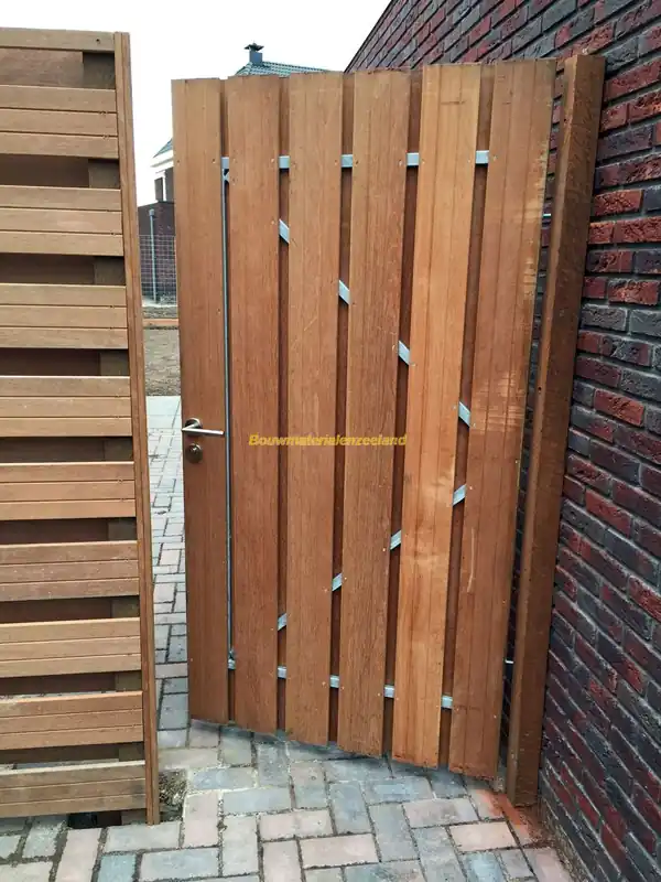 Poort hardhout op stalen frame 100x195 cm incl. ogen