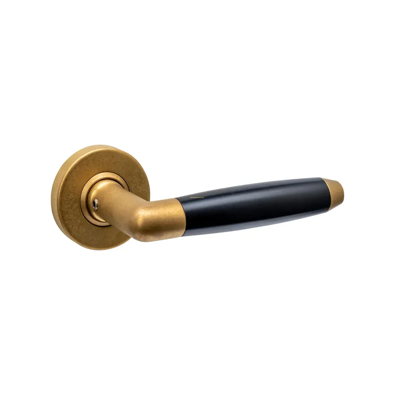 Deurkruk Combinatie op rozet verdekt ?53x10mm PVD messing getrommeld/zwart