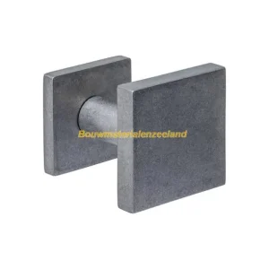 Voordeurknop vierkant 64x64mm op achterplaat 54x54mm verkropt ??nzijdige montage rvs getrommeld