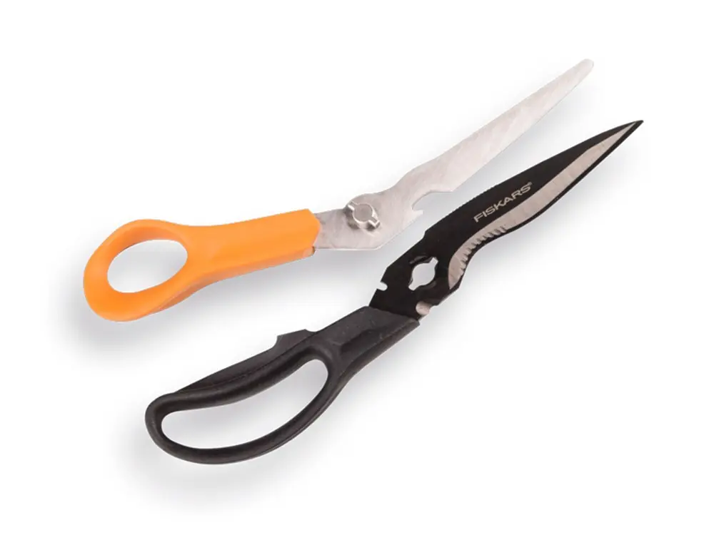 FISKARS CUTS AND MORE SCHAAR TITANIUM