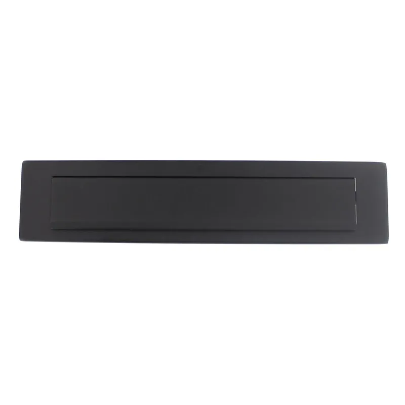 BRIEFPLAAT RECHTHOEKIG 340X75MM MET KLEP/REGENRAND STRUCTUUR ZWART