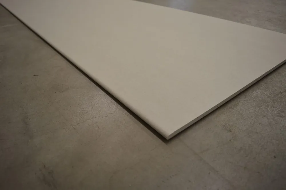 Gipsplaat 60x260cm. dikte 9,5mm. Ronde kant