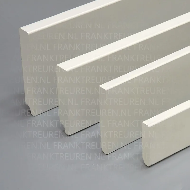 Plint MDF V313 gegrond 12x70mm (4)
