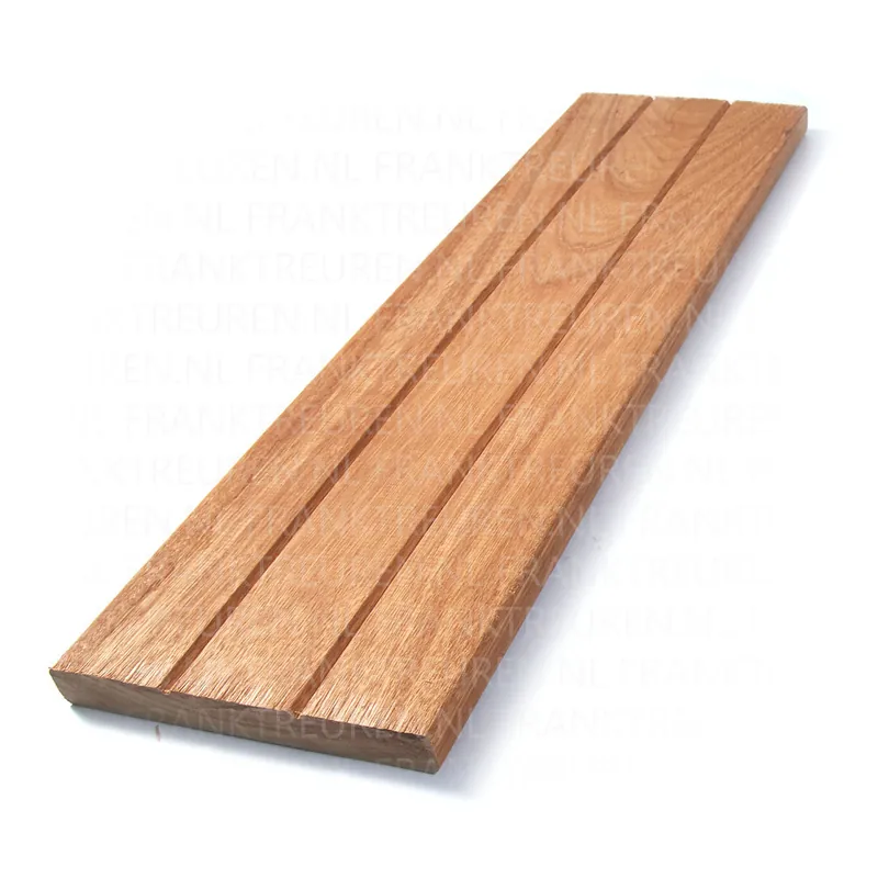 18x145mm geschaafd hardhout Bankirai std & btr ca. 18% KD V-groeven 1/3 verdeeld
